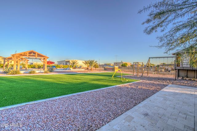1687 E Lobo Street, San Tan Valley, AZ 85140