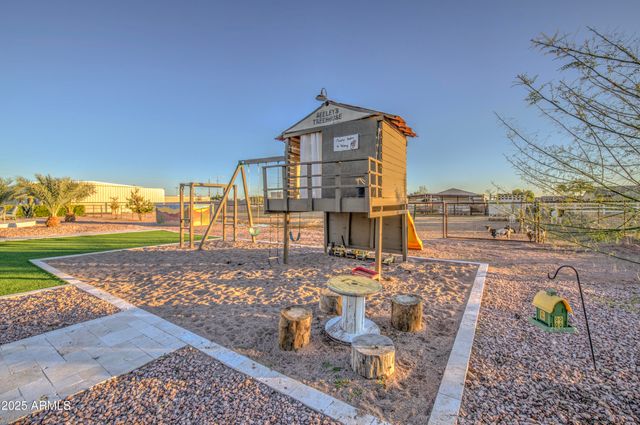 1687 E Lobo Street, San Tan Valley, AZ 85140