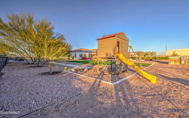 1687 E Lobo Street, San Tan Valley, AZ 85140