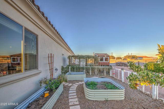 1687 E Lobo Street, San Tan Valley, AZ 85140