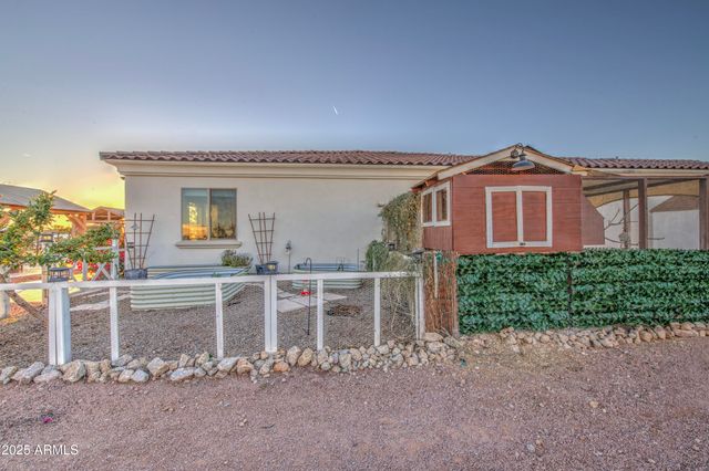 1687 E Lobo Street, San Tan Valley, AZ 85140