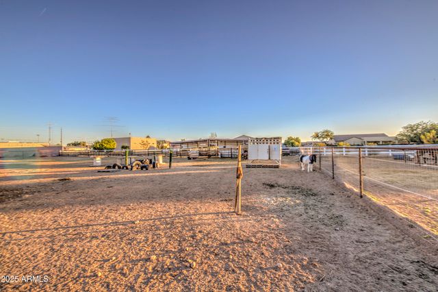 1687 E Lobo Street, San Tan Valley, AZ 85140