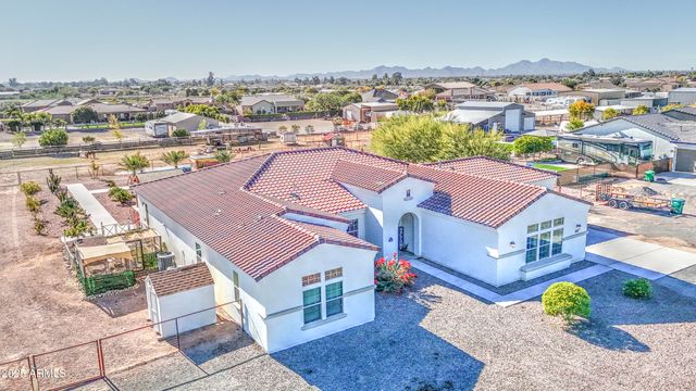 1687 E Lobo Street, San Tan Valley, AZ 85140