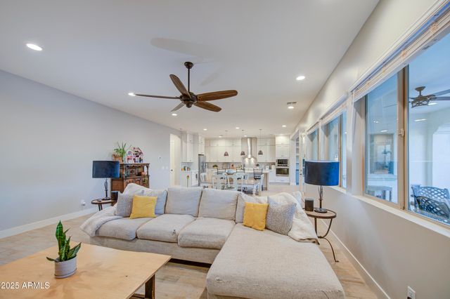 1687 E Lobo Street, San Tan Valley, AZ 85140