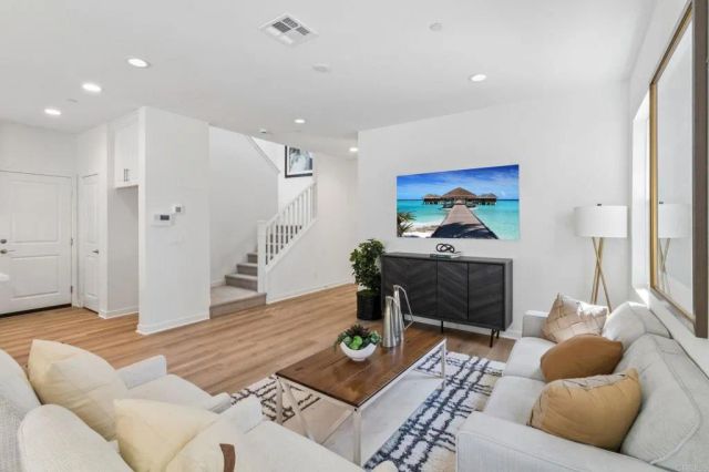 701 Kingbird Loop, Oceanside, CA 92058