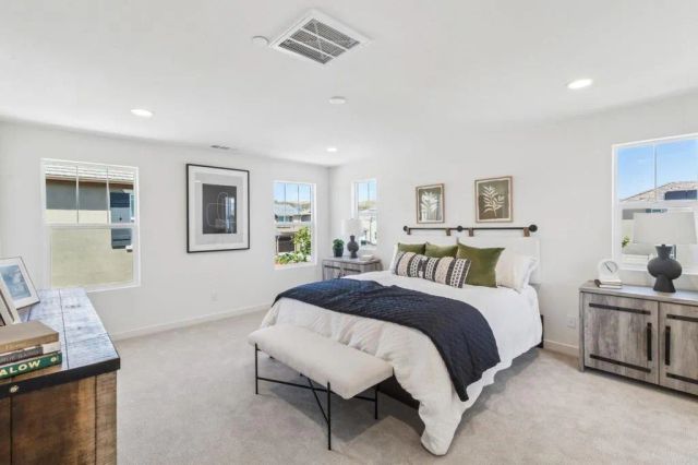 701 Kingbird Loop, Oceanside, CA 92058