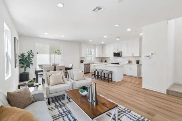 701 Kingbird Loop, Oceanside, CA 92058