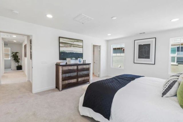 701 Kingbird Loop, Oceanside, CA 92058