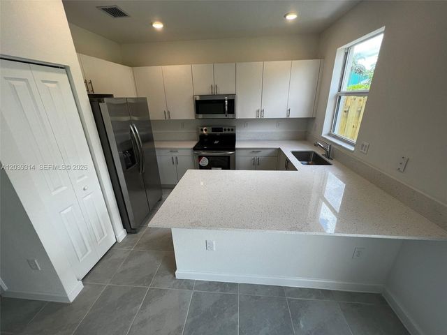1810 SE 26th Terrace 1810, Homestead, FL 33035