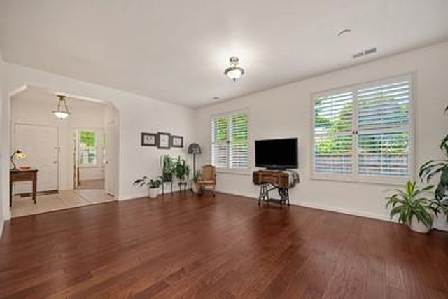 120 Pelican Bay, Sacramento, CA 95835