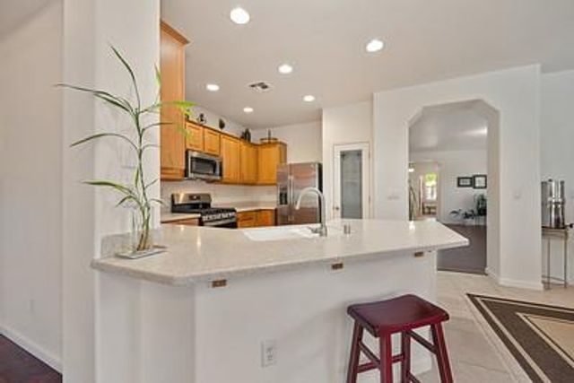 120 Pelican Bay, Sacramento, CA 95835