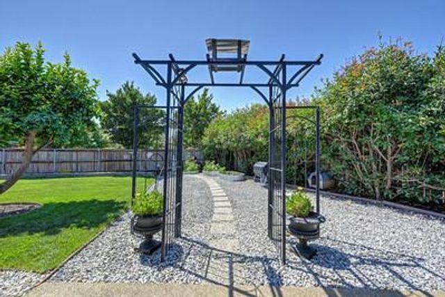 120 Pelican Bay, Sacramento, CA 95835