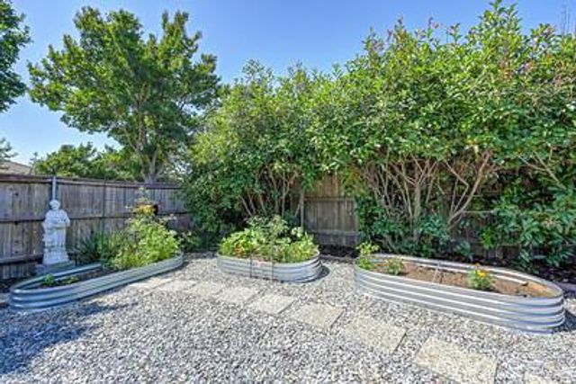 120 Pelican Bay, Sacramento, CA 95835