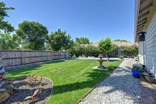 120 Pelican Bay, Sacramento, CA 95835