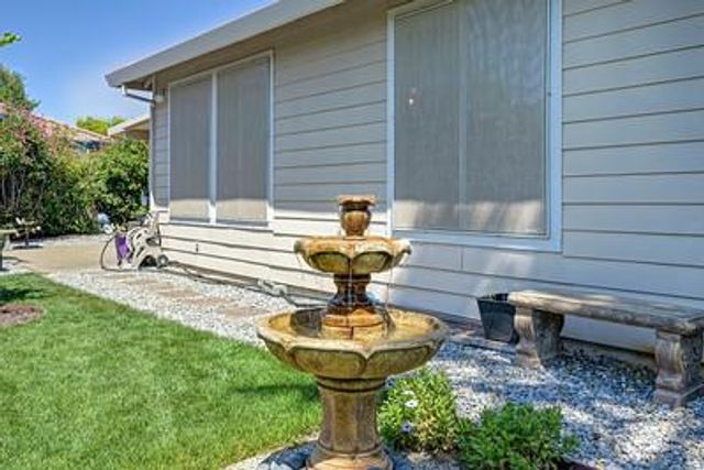 120 Pelican Bay, Sacramento, CA 95835