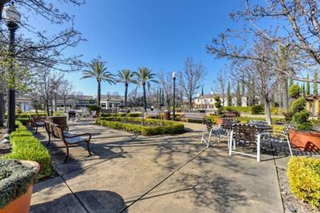 120 Pelican Bay, Sacramento, CA 95835