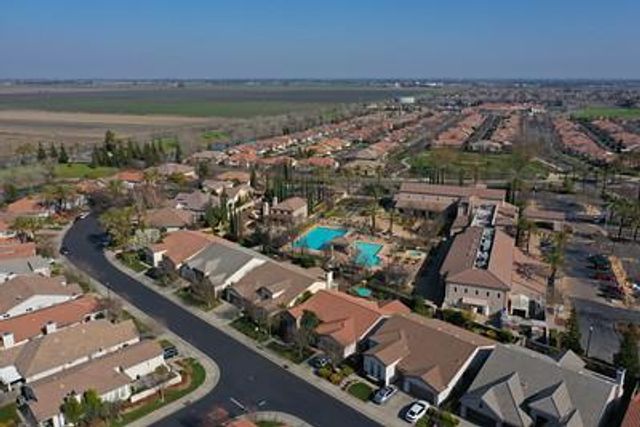 120 Pelican Bay, Sacramento, CA 95835