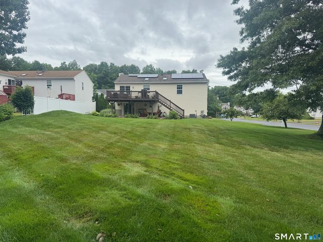 2 Michelle Lane, Naugatuck, CT 06770
