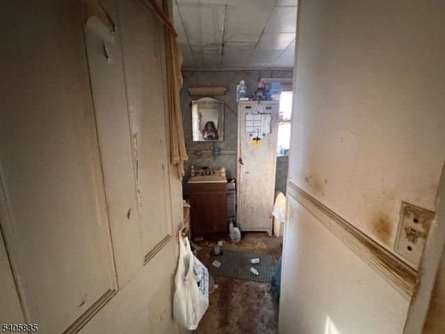 4 High St, Glen Gardner Boro, NJ 08826