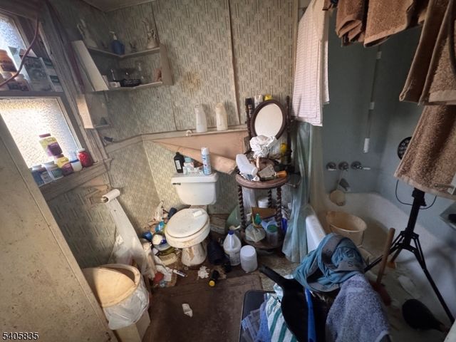 4 High St, Glen Gardner Boro, NJ 08826