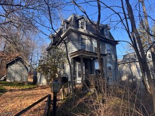 4 High St, Glen Gardner Boro, NJ 08826