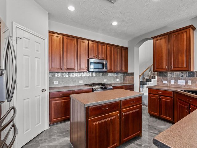 617 Forest Village, La Marque, TX 77568