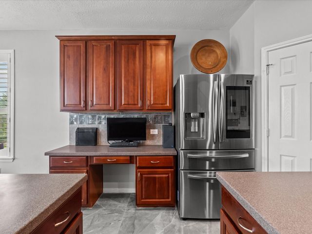 617 Forest Village, La Marque, TX 77568