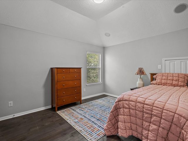 617 Forest Village, La Marque, TX 77568