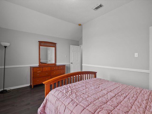 617 Forest Village, La Marque, TX 77568