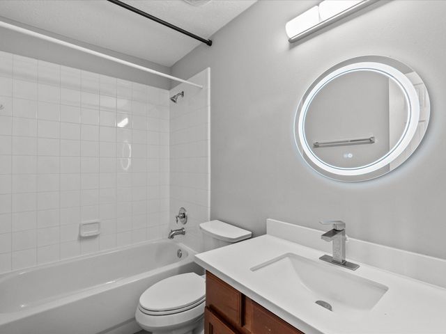 617 Forest Village, La Marque, TX 77568