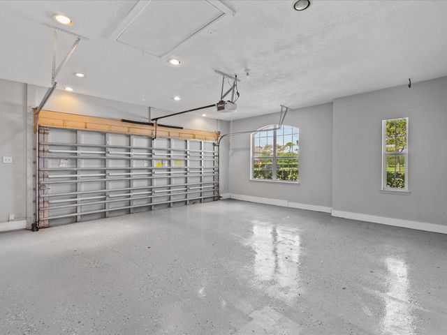 617 Forest Village, La Marque, TX 77568