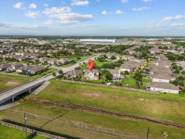 617 Forest Village, La Marque, TX 77568