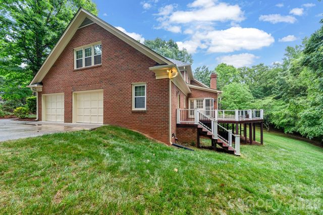 5215 Silchester Lane, Charlotte, NC 28215