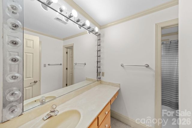 5215 Silchester Lane, Charlotte, NC 28215