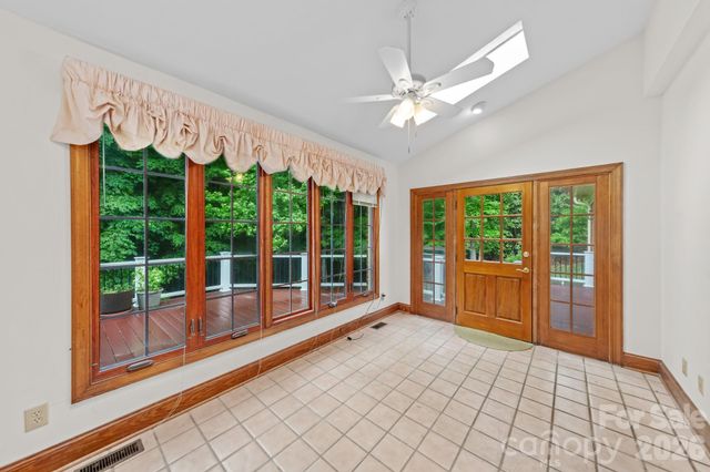 5215 Silchester Lane, Charlotte, NC 28215