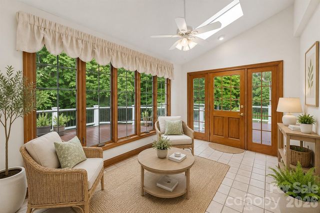 5215 Silchester Lane, Charlotte, NC 28215