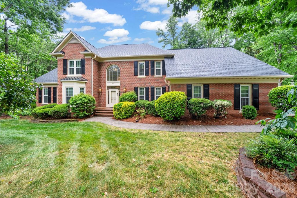5215 Silchester Lane, Charlotte, NC 28215