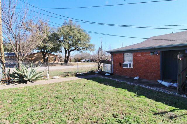 715 E 3rd Street 2, Weatherford, TX 76086