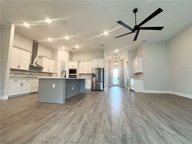 3602 SW 3rd ST, Cape Coral, FL 33991