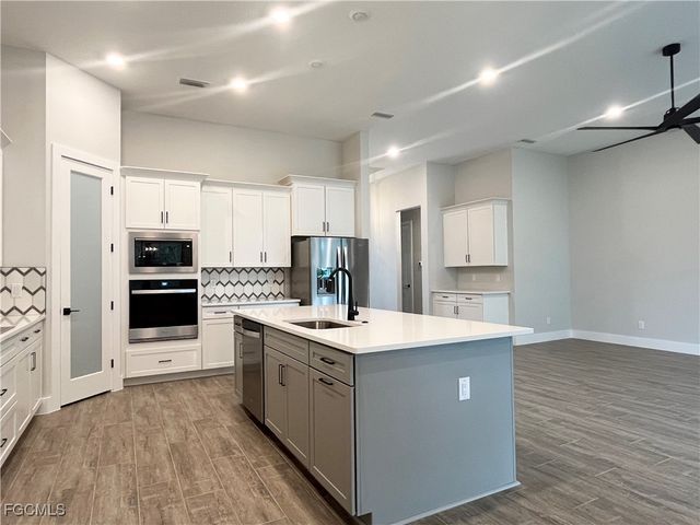 3602 SW 3rd ST, Cape Coral, FL 33991