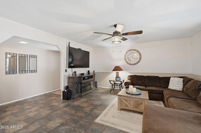 410 E BEHREND Drive, Phoenix, AZ 85024