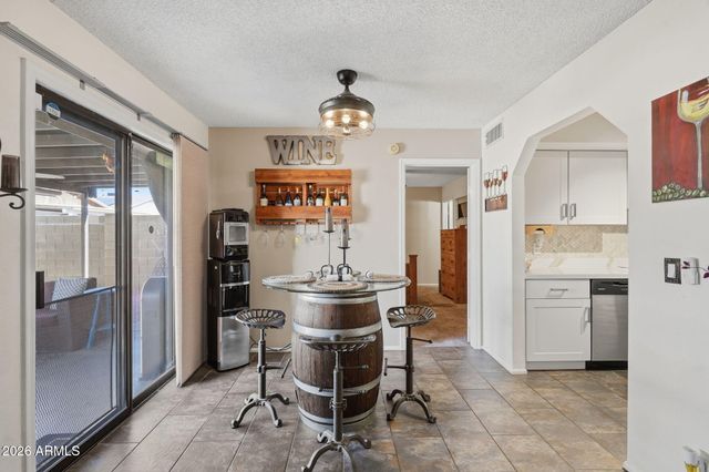 410 E BEHREND Drive, Phoenix, AZ 85024