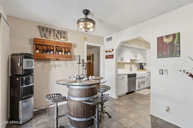 410 E BEHREND Drive, Phoenix, AZ 85024