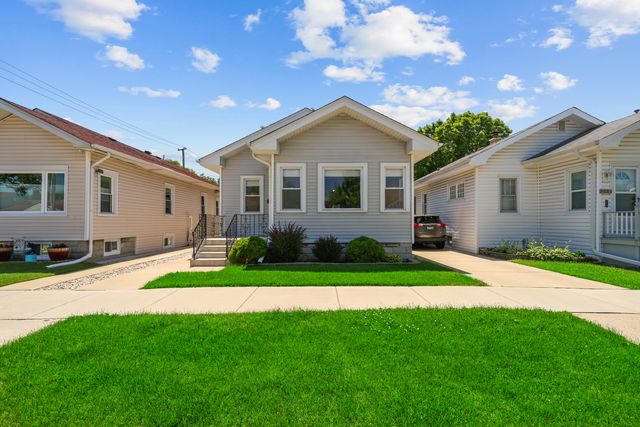 7351 W Barry Avenue, Chicago, IL 60707