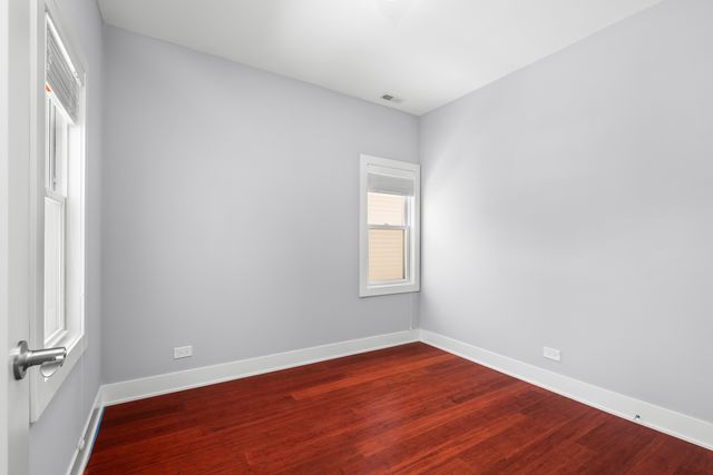 7351 W Barry Avenue, Chicago, IL 60707