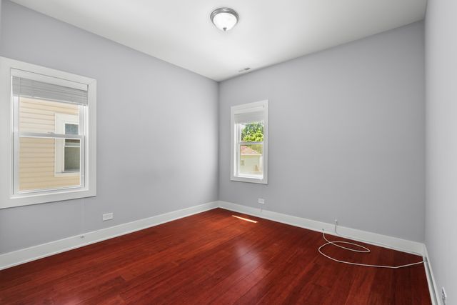7351 W Barry Avenue, Chicago, IL 60707