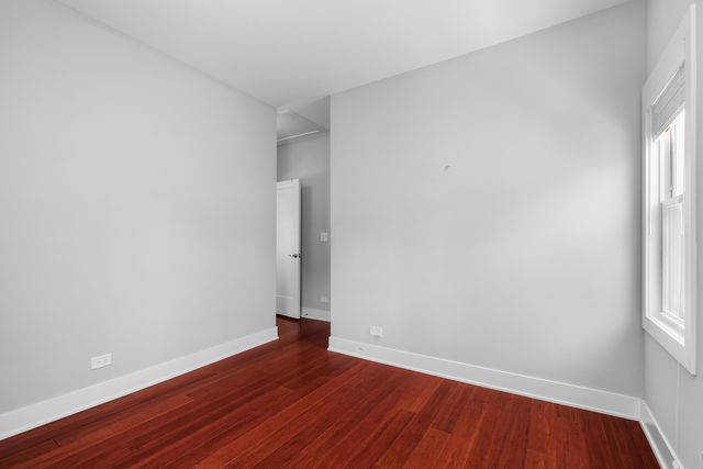 7351 W Barry Avenue, Chicago, IL 60707