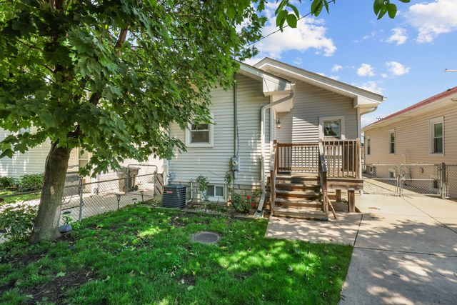 7351 W Barry Avenue, Chicago, IL 60707