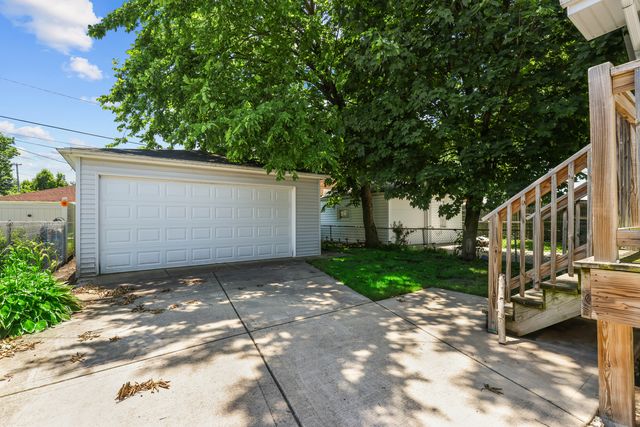 7351 W Barry Avenue, Chicago, IL 60707