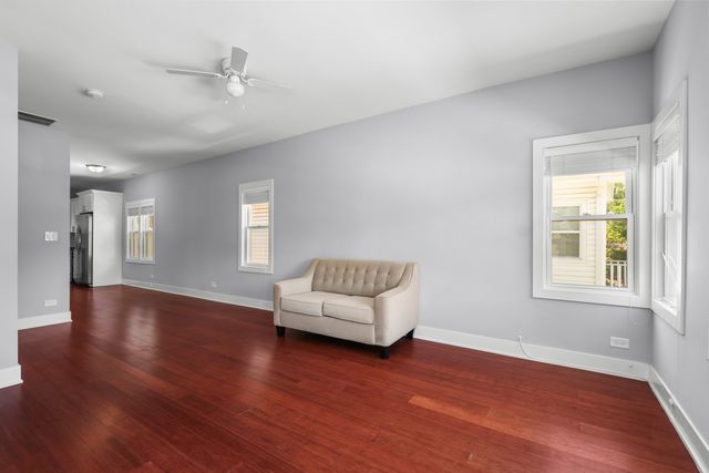 7351 W Barry Avenue, Chicago, IL 60707